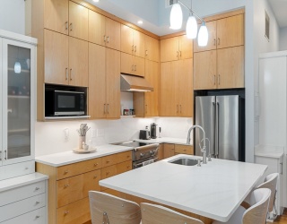 758 Tremont, Boston, Massachusetts, 2 Bedrooms Bedrooms, 3 Rooms Rooms,1 BathroomBathrooms,Residential Lease,For Rent,Tremont,73375678