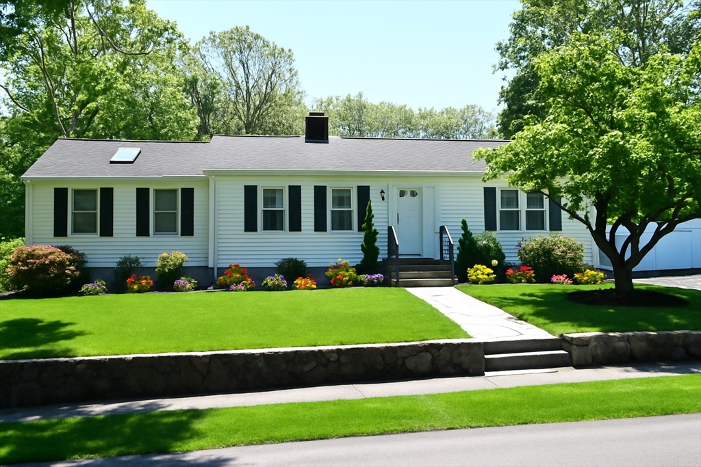 48 Taylor Street, Needham, Massachusetts, 3 Bedrooms Bedrooms, 7 Rooms Rooms,3.5 BathroomsBathrooms,Residential,For Sale,Taylor Street,73375681
