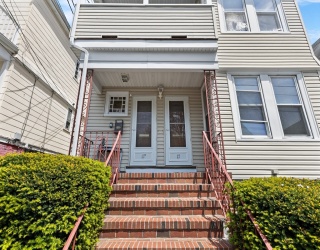 17 Cypress St, Somerville, Massachusetts, 4 Bedrooms Bedrooms, 10 Rooms Rooms,2 BathroomsBathrooms,Residential Income,For Sale,Cypress St,73375680
