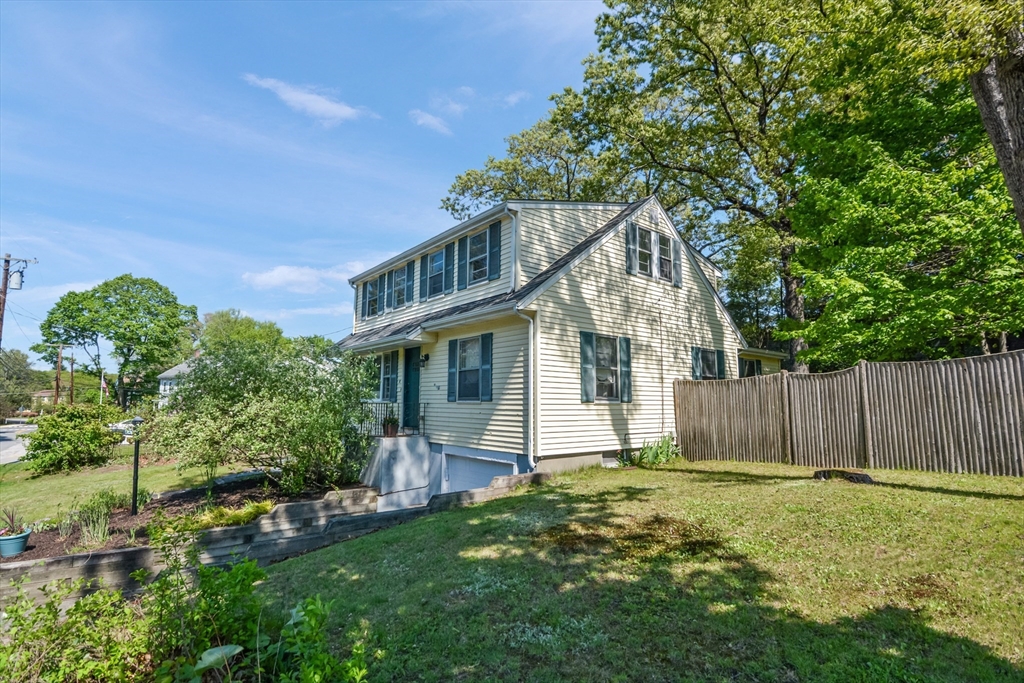 8 Hammond Rd, Natick, Massachusetts, 6 Bedrooms Bedrooms, 9 Rooms Rooms,2 BathroomsBathrooms,Residential,For Sale,Hammond Rd,73375745