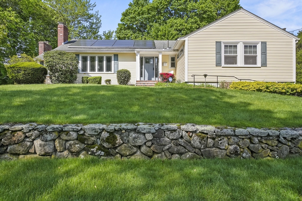 111 Draper Street, Lowell, Massachusetts, 3 Bedrooms Bedrooms, 8 Rooms Rooms,3 BathroomsBathrooms,Residential,For Sale,Draper Street,73375767