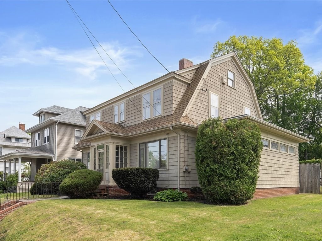 393 Langley Street, Fall River, Massachusetts, 4 Bedrooms Bedrooms, 8 Rooms Rooms,1.5 BathroomsBathrooms,Residential,For Sale,Langley Street,73375803