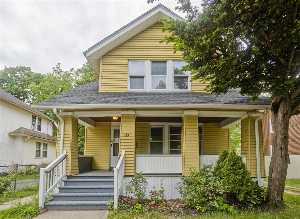 80 Rochelle St, Springfield, Massachusetts, 3 Bedrooms Bedrooms, 7 Rooms Rooms,1.5 BathroomsBathrooms,Residential,For Sale,Rochelle St,73375779