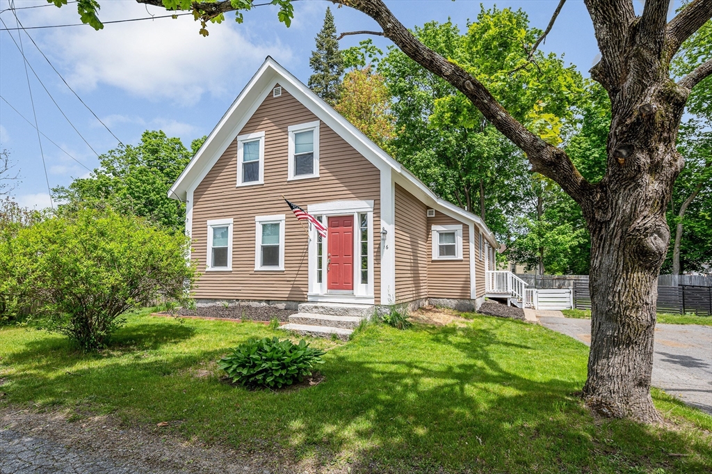 16 Center Street, Townsend, Massachusetts, 3 Bedrooms Bedrooms, 6 Rooms Rooms,2 BathroomsBathrooms,Residential,For Sale,Center Street,73375833