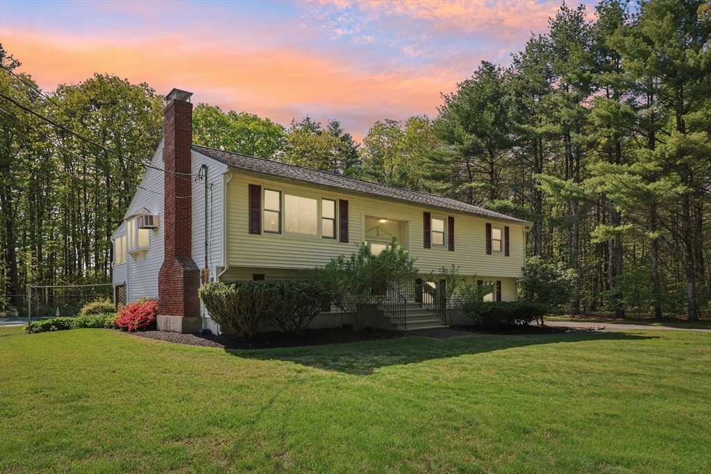 486 E Broadway, Haverhill, Massachusetts, 3 Bedrooms Bedrooms, 6 Rooms Rooms,2 BathroomsBathrooms,Residential,For Sale,E Broadway,73375878