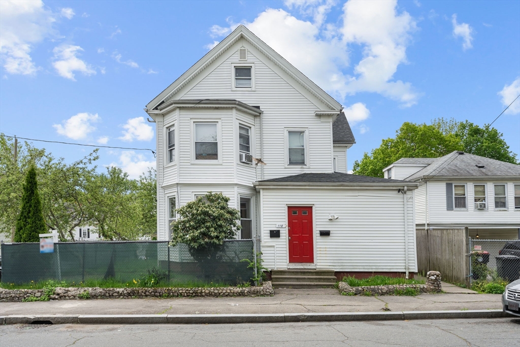 118 Bartlett St, Brockton, Massachusetts, 7 Bedrooms Bedrooms, 12 Rooms Rooms,3 BathroomsBathrooms,Residential Income,For Sale,Bartlett St,73375867