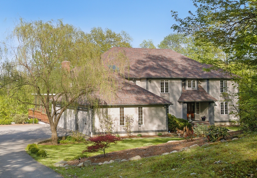 12 Vose Hill Road, Westford, Massachusetts, 5 Bedrooms Bedrooms, 14 Rooms Rooms,5.5 BathroomsBathrooms,Residential,For Sale,Vose Hill Road,73375787
