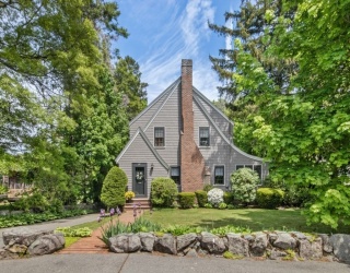 37 Cedar St, Braintree, Massachusetts, 4 Bedrooms Bedrooms, 7 Rooms Rooms,2.5 BathroomsBathrooms,Residential,For Sale,Cedar St,73376037