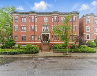 16 Garrison Rd, Brookline, Massachusetts, 5 Bedrooms Bedrooms, 7 Rooms Rooms,2 BathroomsBathrooms,Residential,For Sale,Garrison Rd,73376110