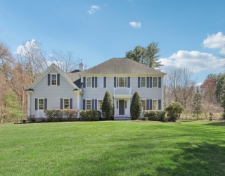 211 Red Acre Rd, Stow, Massachusetts, 4 Bedrooms Bedrooms, 12 Rooms Rooms,3.5 BathroomsBathrooms,Residential,For Sale,Red Acre Rd,73376149