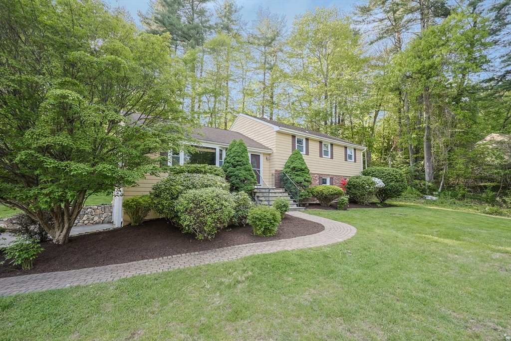 25 Duggan Rd, Acton, Massachusetts, 4 Bedrooms Bedrooms, 9 Rooms Rooms,2.5 BathroomsBathrooms,Residential,For Sale,Duggan Rd,73375870