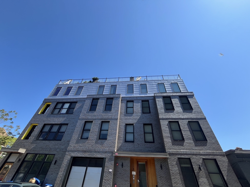 4-8 Winthrop St, Boston, Massachusetts, 2 Rooms Rooms,1 BathroomBathrooms,Residential,For Sale,Winthrop St,73376033
