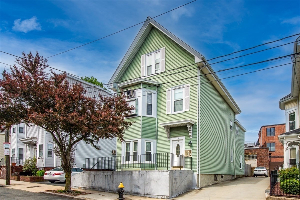15 Grant St, Boston, Massachusetts, 4 Bedrooms Bedrooms, 13 Rooms Rooms,3 BathroomsBathrooms,Residential Income,For Sale,Grant St,73376233