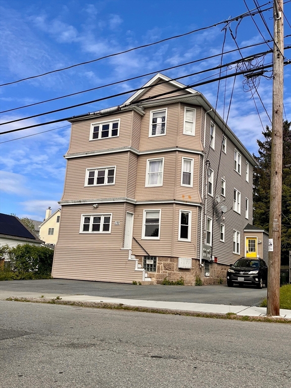 170 King, Fall River, Massachusetts, 9 Bedrooms Bedrooms, 15 Rooms Rooms,3 BathroomsBathrooms,Residential Income,For Sale,King,73376085