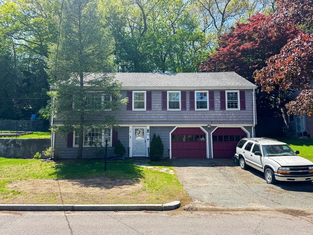 158 Boston Rock Rd, Melrose, Massachusetts, 3 Bedrooms Bedrooms, 7 Rooms Rooms,2.5 BathroomsBathrooms,Residential,For Sale,Boston Rock Rd,73376138