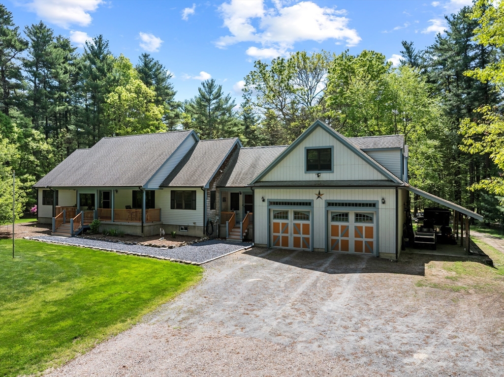 85 Thomas Street, Middleboro, Massachusetts, 3 Bedrooms Bedrooms, 5 Rooms Rooms,2 BathroomsBathrooms,Residential,For Sale,Thomas Street,73375988