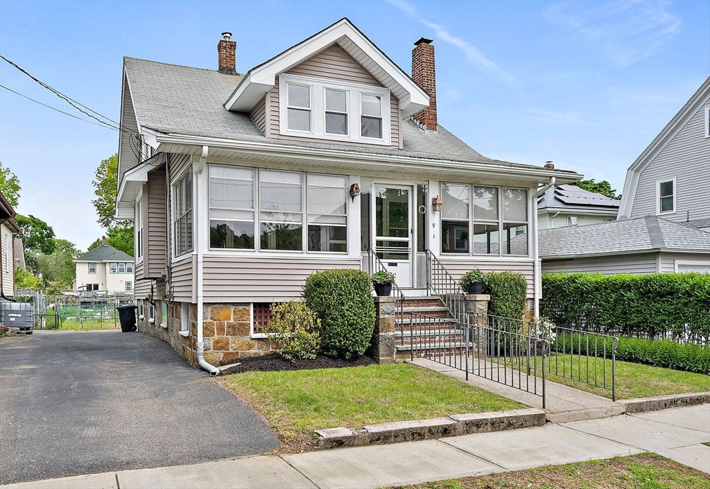9 Granger St, Quincy, Massachusetts, 3 Bedrooms Bedrooms, 6 Rooms Rooms,1 BathroomBathrooms,Residential,For Sale,Granger St,73376173