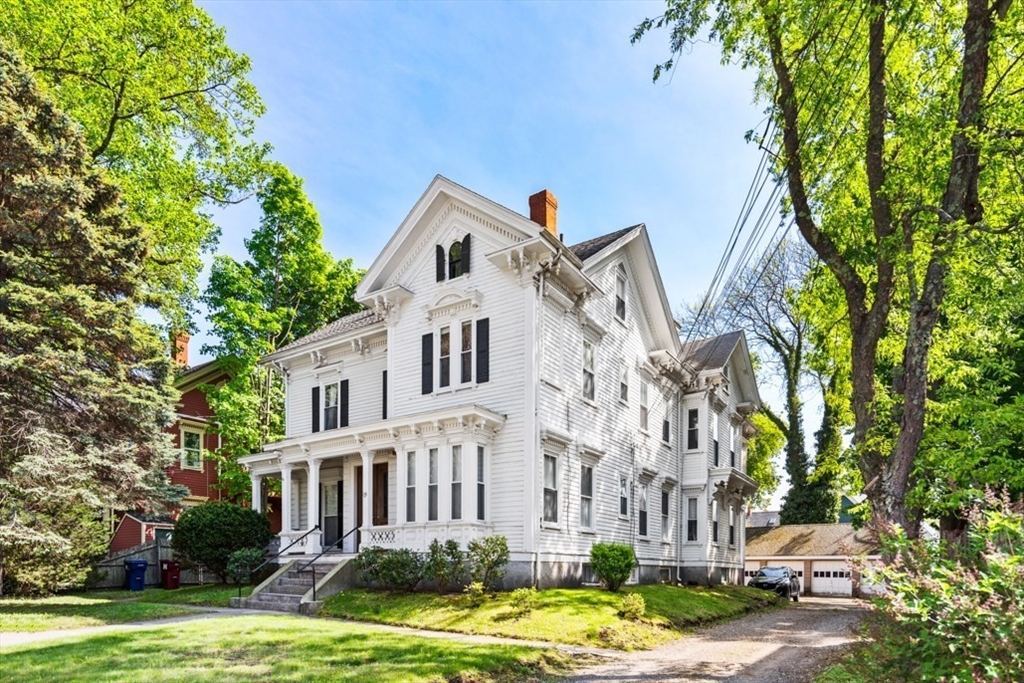 126 West Wyoming Avenue, Melrose, Massachusetts, 11 Bedrooms Bedrooms, 22 Rooms Rooms,7 BathroomsBathrooms,Residential Income,For Sale,West Wyoming Avenue,73376264