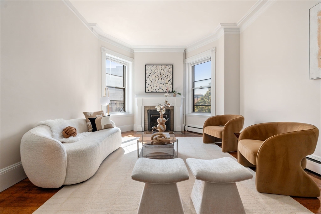 320 Commonwealth Avenue, Boston, Massachusetts, 1 Bedroom Bedrooms, 3 Rooms Rooms,1 BathroomBathrooms,Residential Lease,For Rent,Commonwealth Avenue,73376291