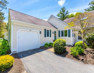106 Pine Hill Blvd, Mashpee, Massachusetts, 2 Bedrooms Bedrooms, 4 Rooms Rooms,2 BathroomsBathrooms,Residential,For Sale,Pine Hill Blvd,73376286