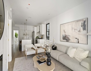 100 Bennington Street, Boston, Massachusetts, 2 Bedrooms Bedrooms, 6 Rooms Rooms,2 BathroomsBathrooms,Residential,For Sale,Bennington Street,73376349