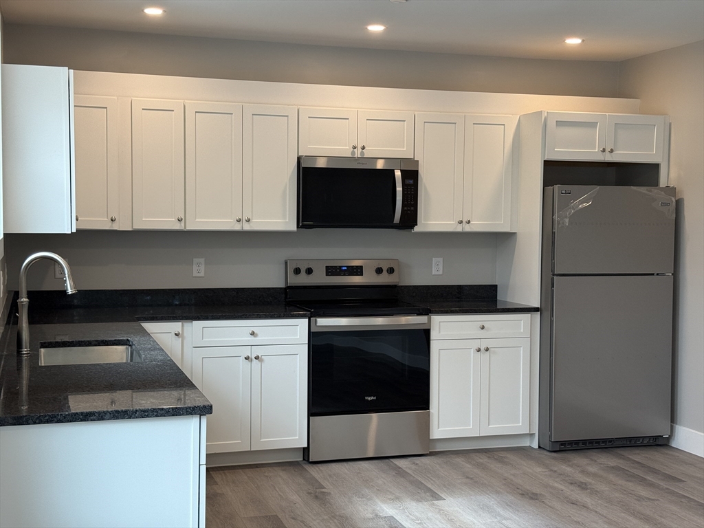 251 Sladen Street, Dracut, Massachusetts, 2 Bedrooms Bedrooms, 4 Rooms Rooms,1 BathroomBathrooms,Residential Lease,For Rent,Sladen Street,73376075