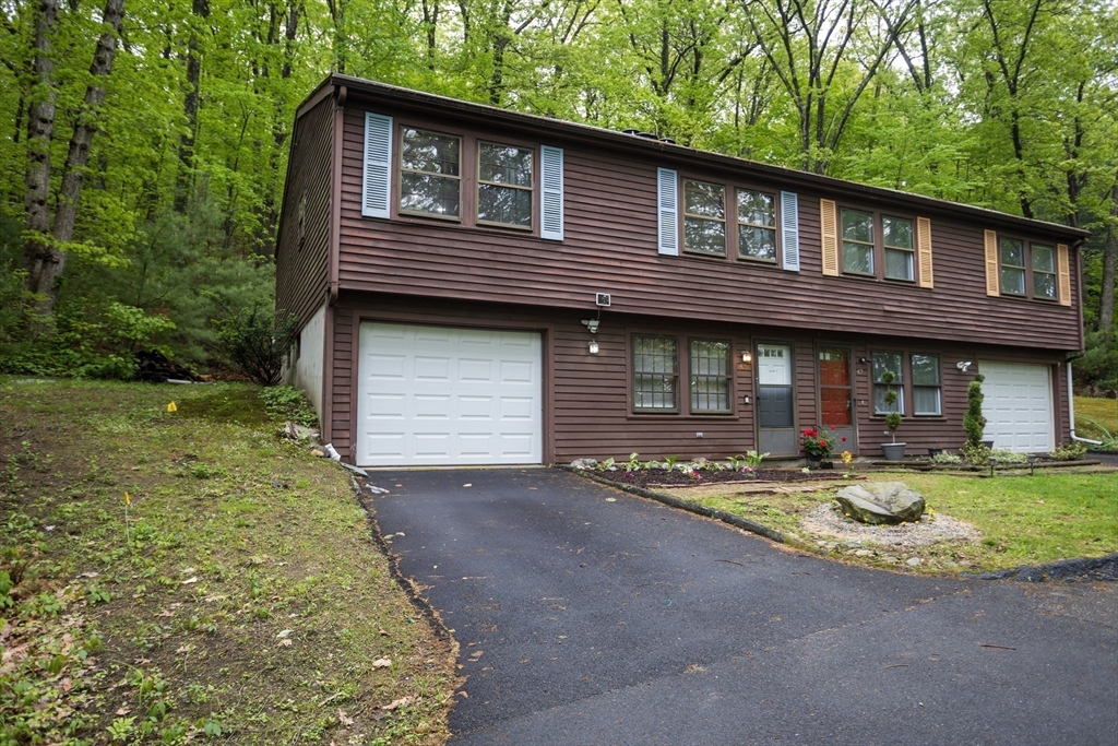 45 Church St, Grafton, Massachusetts, 2 Bedrooms Bedrooms, 5 Rooms Rooms,1.5 BathroomsBathrooms,Residential,For Sale,Church St,73376380