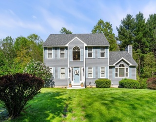 11 Hammond Farm Rd, Haverhill, Massachusetts, 3 Bedrooms Bedrooms, 7 Rooms Rooms,2.5 BathroomsBathrooms,Residential,For Sale,Hammond Farm Rd,73376424