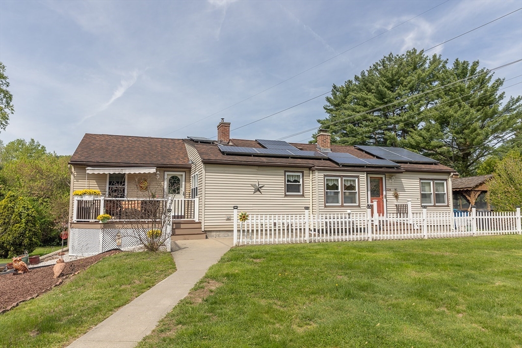 224 Palmer Rd., Monson, Massachusetts, 2 Bedrooms Bedrooms, 5 Rooms Rooms,1.5 BathroomsBathrooms,Residential,For Sale,Palmer Rd.,73376427