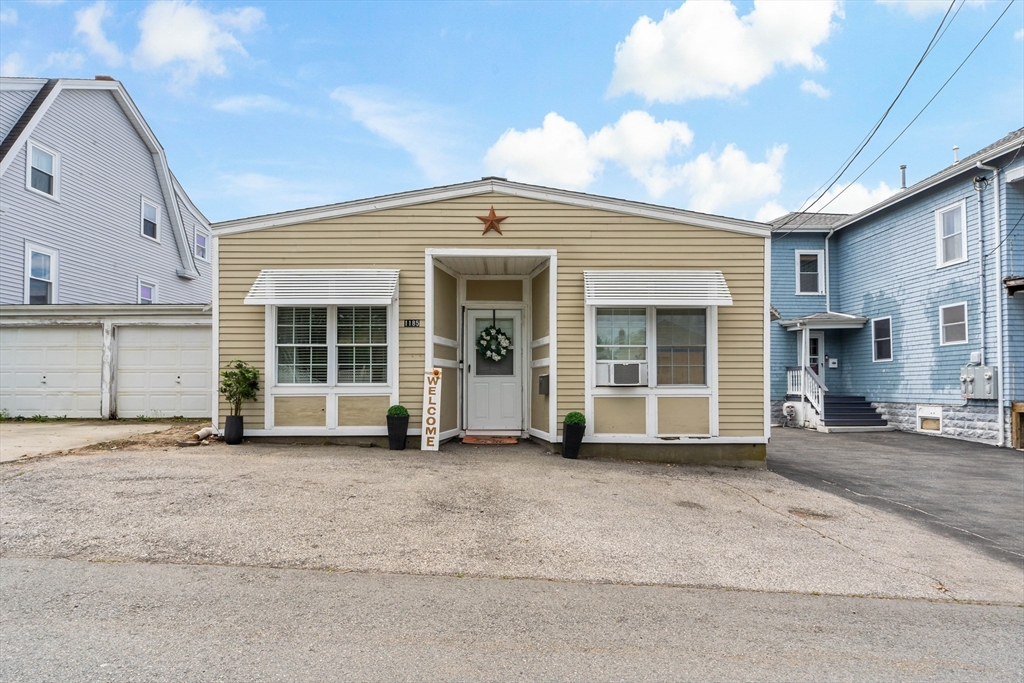 1185 Read St, Somerset, Massachusetts, 3 Bedrooms Bedrooms, 8 Rooms Rooms,1 BathroomBathrooms,Residential,For Sale,Read St,73376455