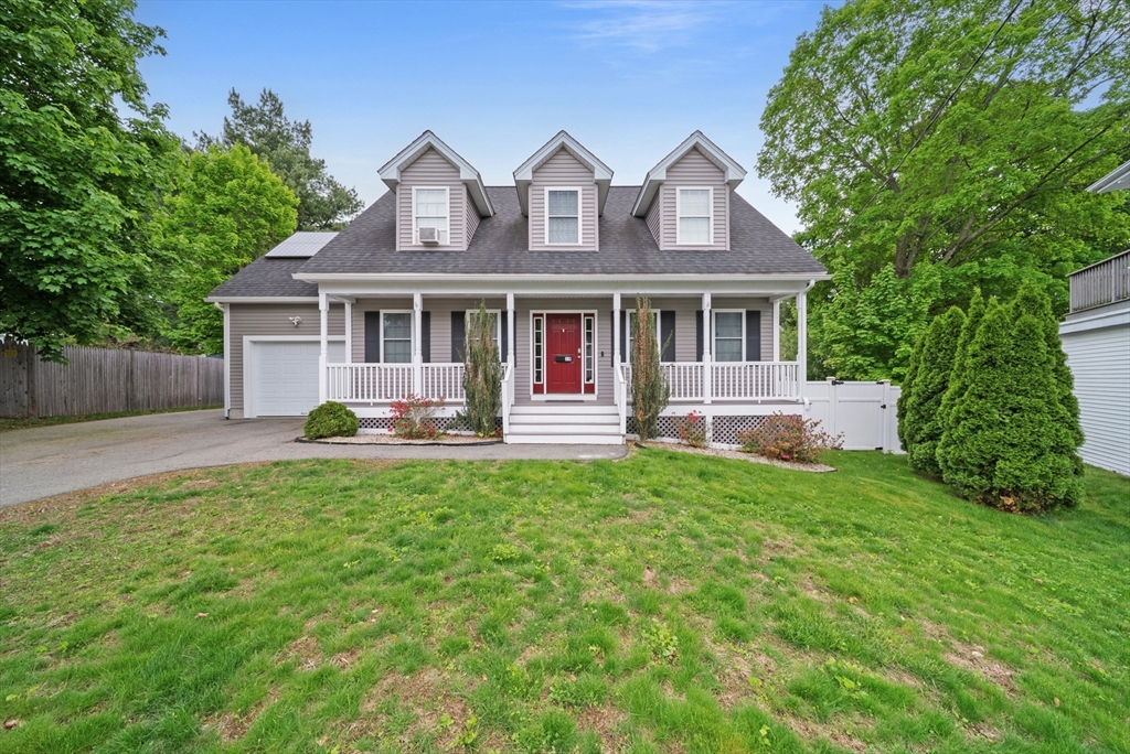 19 Minot Ave, Haverhill, Massachusetts, 3 Bedrooms Bedrooms, 7 Rooms Rooms,2.5 BathroomsBathrooms,Residential,For Sale,Minot Ave,73376458