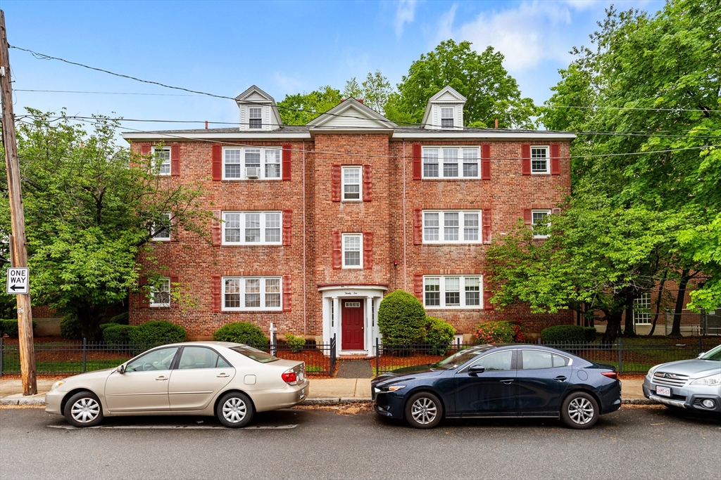 21 Elm St, Malden, Massachusetts, 2 Bedrooms Bedrooms, 4 Rooms Rooms,1 BathroomBathrooms,Residential,For Sale,Elm St,73376454