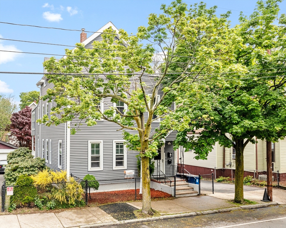 230 Crescent Ave, Revere, Massachusetts, 5 Bedrooms Bedrooms, 12 Rooms Rooms,2 BathroomsBathrooms,Residential Income,For Sale,Crescent Ave,73376477
