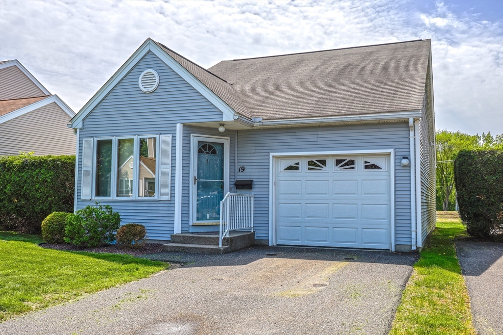 19 Alvord Pl, South Hadley, Massachusetts, 2 Bedrooms Bedrooms, 5 Rooms Rooms,2 BathroomsBathrooms,Residential,For Sale,Alvord Pl,73376643