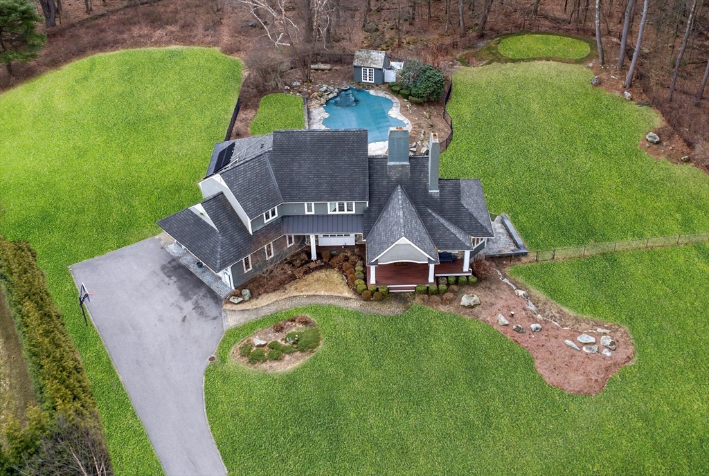 121 Pond St, Hopkinton, Massachusetts, 4 Bedrooms Bedrooms, 9 Rooms Rooms,4.5 BathroomsBathrooms,Residential,For Sale,Pond St,73376632