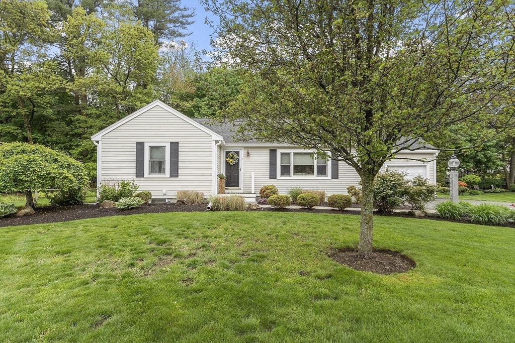 11 Williams Road, Lynnfield, Massachusetts, 3 Bedrooms Bedrooms, 9 Rooms Rooms,2 BathroomsBathrooms,Residential,For Sale,Williams Road,73376501