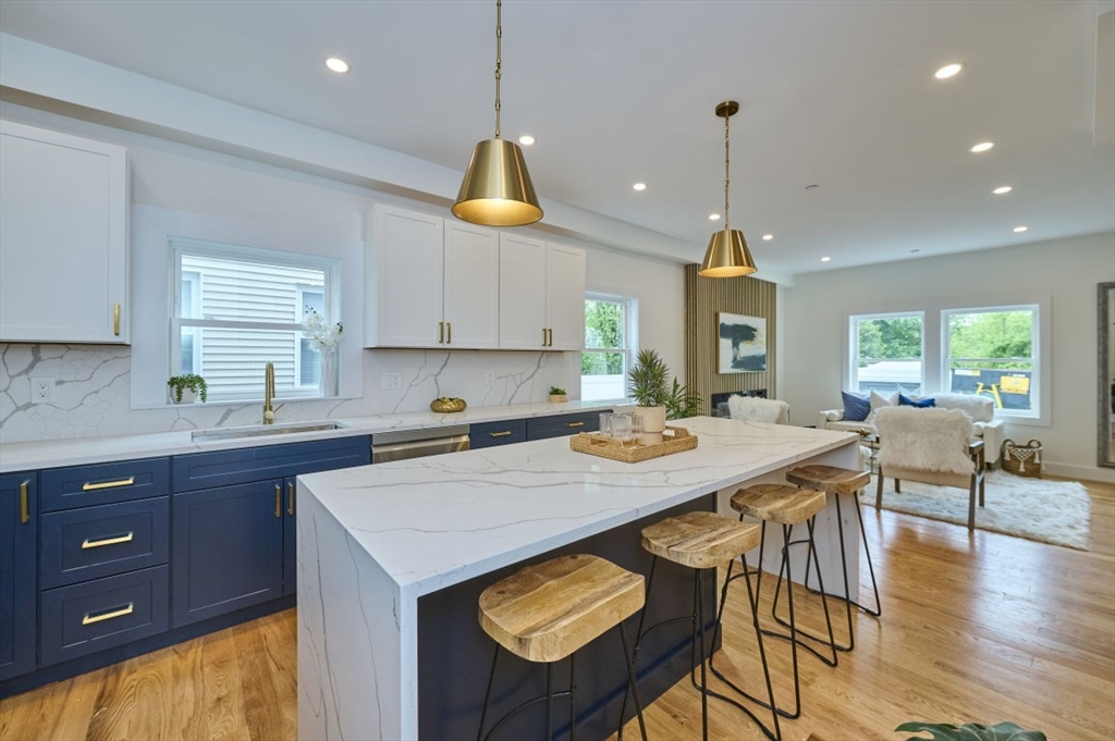 18 Belknap St, Arlington, Massachusetts, 4 Bedrooms Bedrooms, 11 Rooms Rooms,4.5 BathroomsBathrooms,Residential,For Sale,Belknap St,73376513