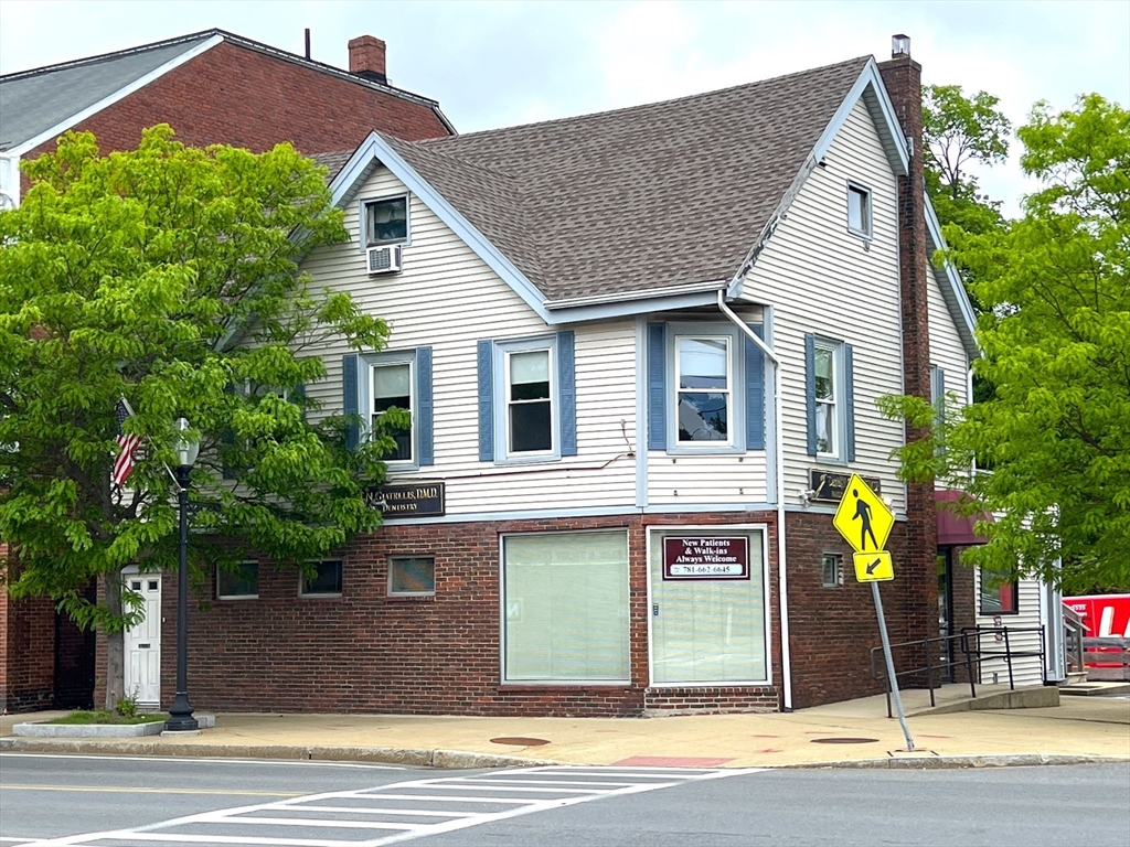 513-517 Franklin St, Melrose, Massachusetts, 2 Bedrooms Bedrooms, 5 Rooms Rooms,1 BathroomBathrooms,Residential Lease,For Rent,Franklin St,73376591