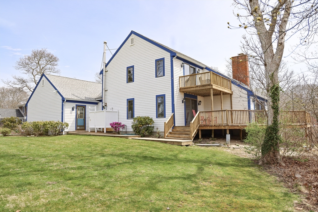 15 Beach St, Falmouth, Massachusetts, 3 Bedrooms Bedrooms, 6 Rooms Rooms,2 BathroomsBathrooms,Residential,For Sale,Beach St,73376767
