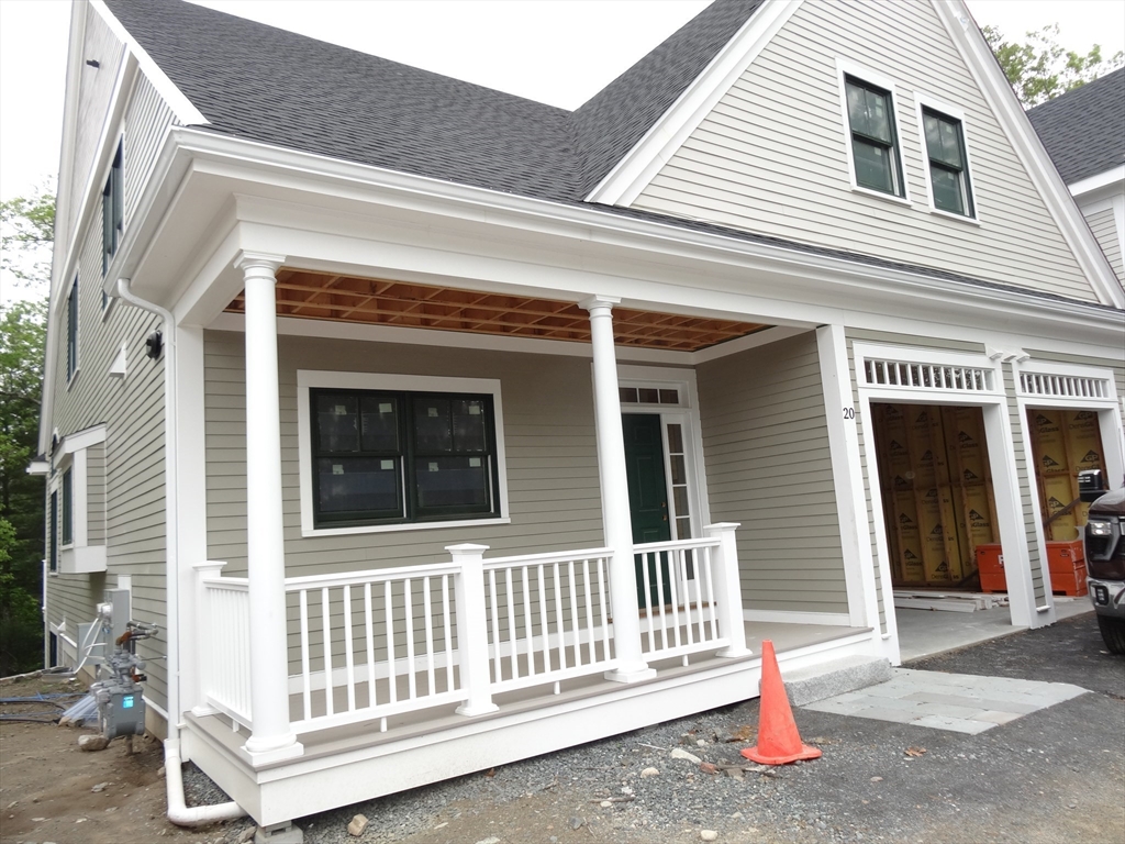 20 Talbot Lane, Reading, Massachusetts, 3 Bedrooms Bedrooms, 8 Rooms Rooms,4.5 BathroomsBathrooms,Residential,For Sale,Talbot Lane,73376765