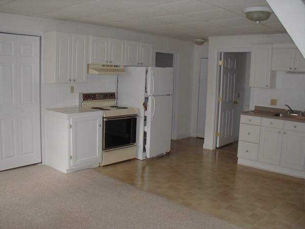 49B Dean Avenue, Franklin, Massachusetts, 2 Bedrooms Bedrooms, 4 Rooms Rooms,1 BathroomBathrooms,Residential Lease,For Rent,Dean Avenue,73376863