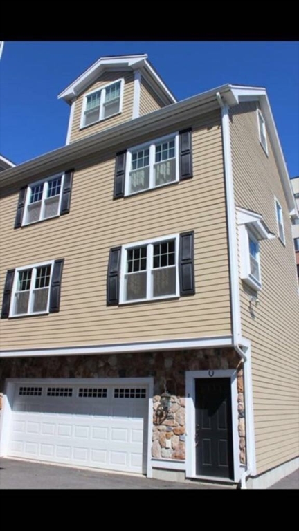 75 Brackett Street, Quincy, Massachusetts, 3 Bedrooms Bedrooms, 4 Rooms Rooms,2.5 BathroomsBathrooms,Residential Lease,For Rent,Brackett Street,73376778