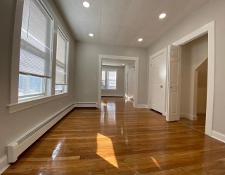 63 Holten, Danvers, Massachusetts, 2 Bedrooms Bedrooms, 5 Rooms Rooms,1 BathroomBathrooms,Residential Lease,For Rent,Holten,73376926