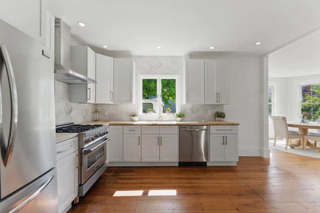80 Shirley Street, Winthrop, Massachusetts, 1 Bedroom Bedrooms, 4 Rooms Rooms,1 BathroomBathrooms,Residential,For Sale,Shirley Street,73376242