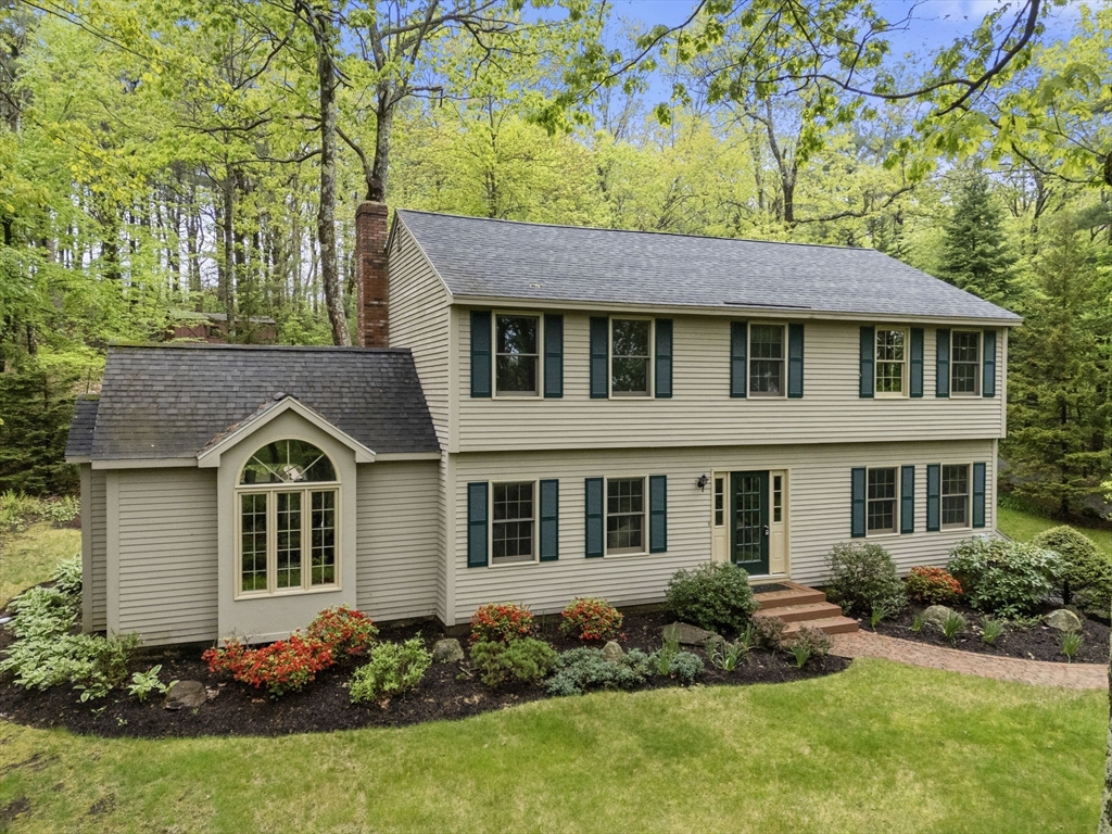 65 Howard St, Paxton, Massachusetts, 4 Bedrooms Bedrooms, 9 Rooms Rooms,2.5 BathroomsBathrooms,Residential,For Sale,Howard St,73376877