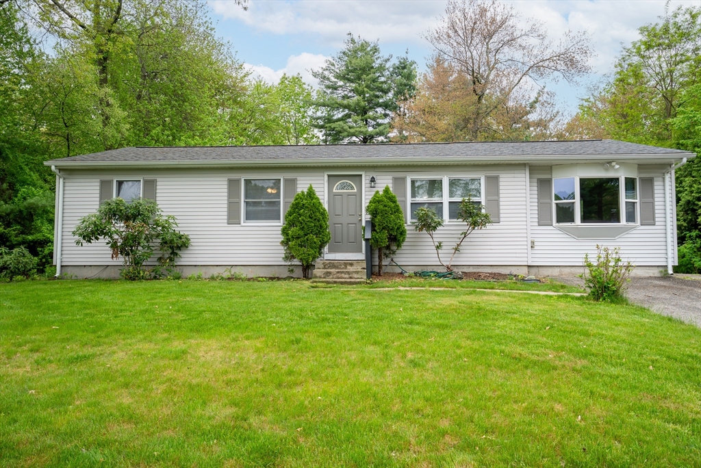 215 Pine Acre Road, Springfield, Massachusetts, 3 Bedrooms Bedrooms, 8 Rooms Rooms,2 BathroomsBathrooms,Residential,For Sale,Pine Acre Road,73376900