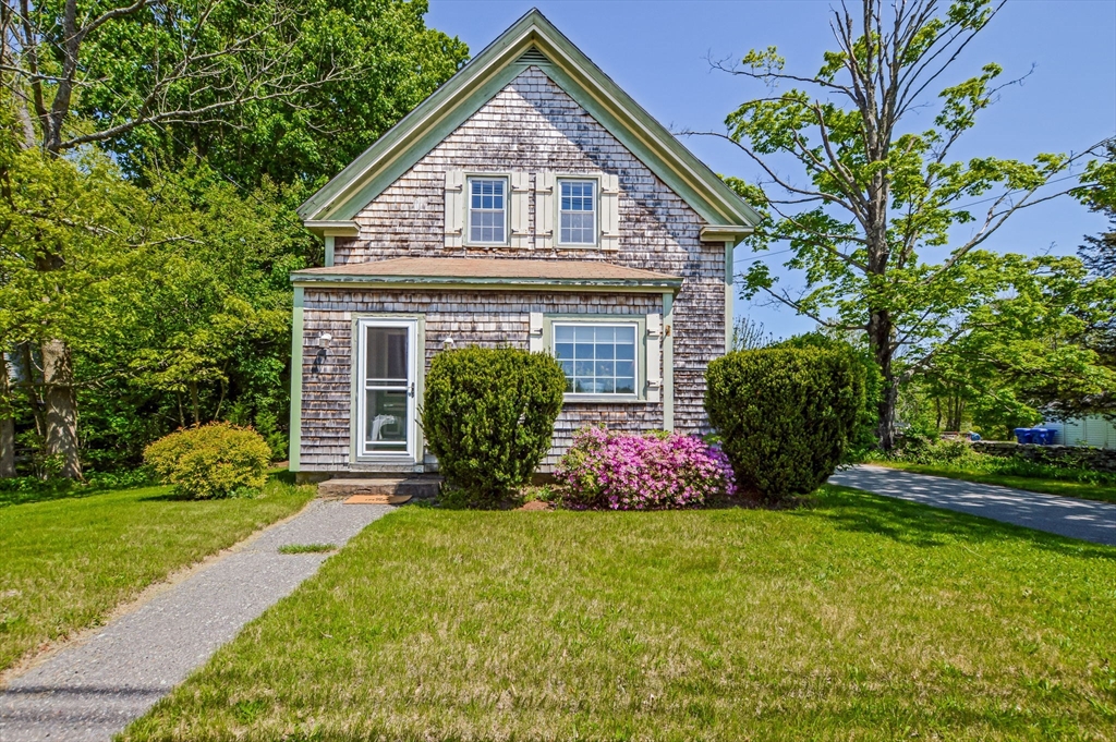 130 N Walker St, Taunton, Massachusetts, 3 Bedrooms Bedrooms, 8 Rooms Rooms,2 BathroomsBathrooms,Residential,For Sale,N Walker St,73377019