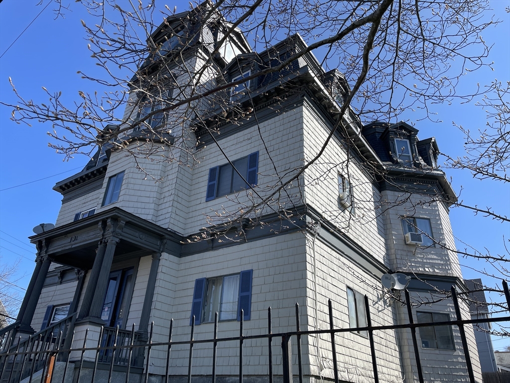 74 Newhall, Lynn, Massachusetts, 1 Room Rooms,1 BathroomBathrooms,Residential,For Sale,Newhall,73377026