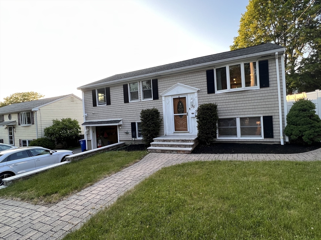 35 Harding Ave, Braintree, Massachusetts, 4 Bedrooms Bedrooms, 9 Rooms Rooms,3 BathroomsBathrooms,Residential Lease,For Rent,Harding Ave,73377123