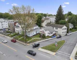 24-26 E Main St, Webster, Massachusetts, 18 Bedrooms Bedrooms, 42 Rooms Rooms,9 BathroomsBathrooms,Residential Income,For Sale,E Main St,73374865
